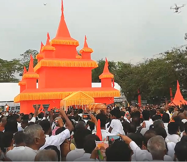 කුසල ධම්ම නාහිමි දේහය නිදහස් චතුරශ‍්‍රයට වැඩම කරවයි