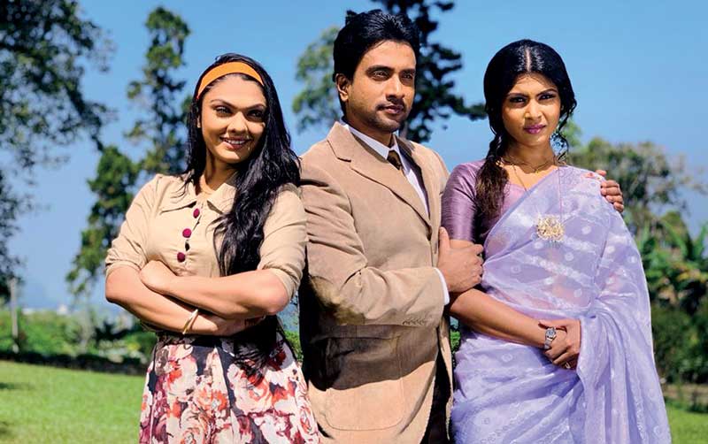 මාව ජීවත් කරවන්නේ ආදරය - මටත් දුවලා දෙන්නෙක් ඉන්න හින්දා පවුලේ චිත්‍රපට හදනවා