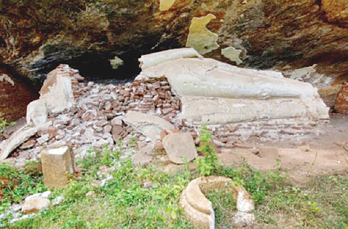 උතුර - නැගෙනහිර හාරපු නැති සෑයක් හොයාගන්න නෑ