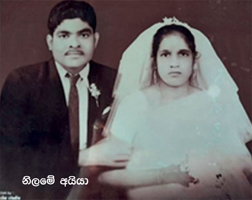 ආණ්ඩුවේ විකුණන තදියම නිසා පාරට ඇද දැමූ මාවත්තේ මිනිස්සු