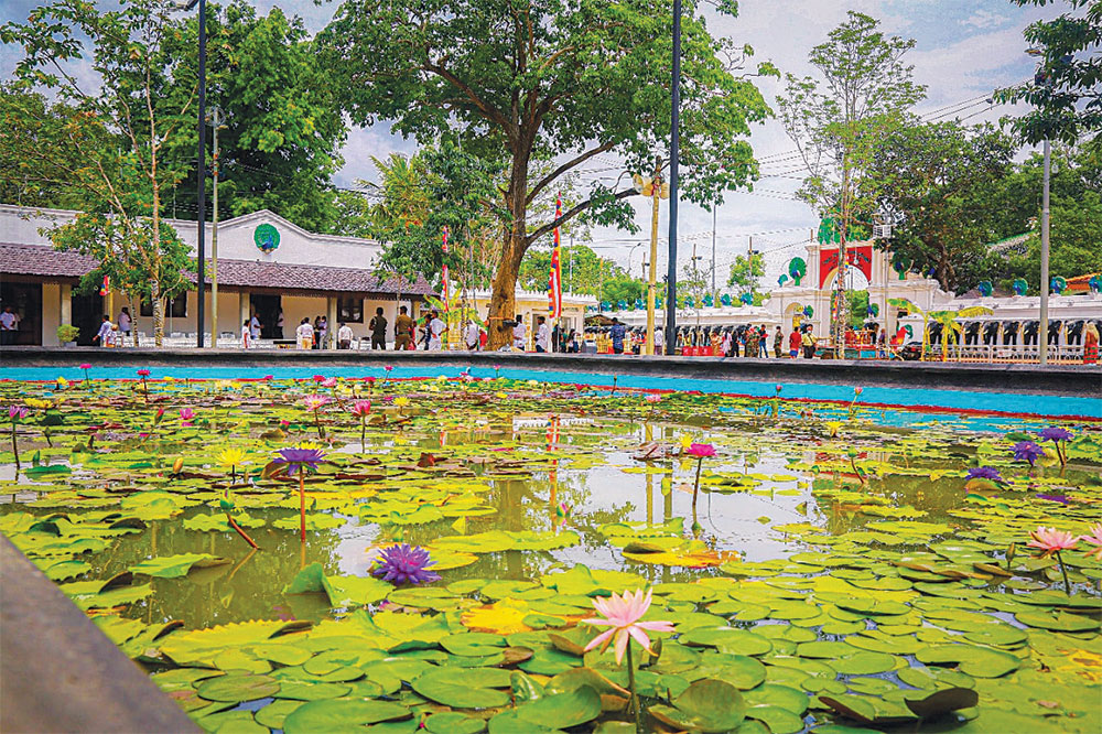 පව් සෝදා යන කතරගම
