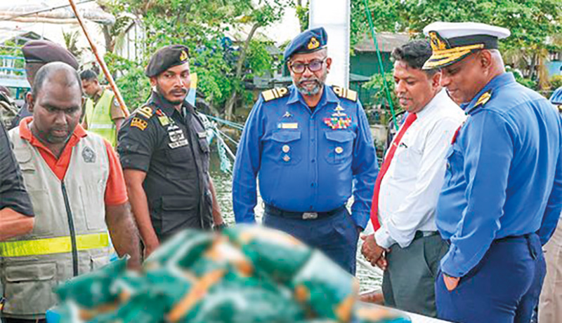 පාතාලයෝ ඔක්කොම හිරේ…ඒත්…නැව් පිටින් ලංකාවට එන කුඩු…