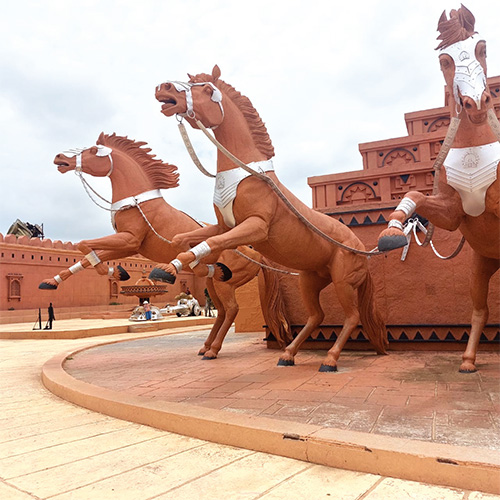 නොදුටු ලොවක් හැබැහින් මවන රාමෝජි සිනමා නගරය