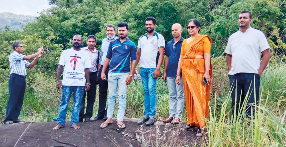 මහතලාව-ඇතුගල්පුර සෙංකඩගල එකමිටට පෙණෙන මාතලේ බ්‍රැන්ඩිගල