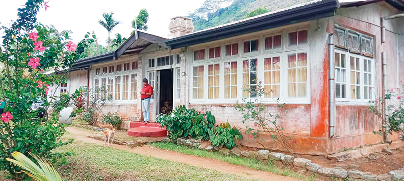 මහතලාව-ඇතුගල්පුර සෙංකඩගල එකමිටට පෙණෙන මාතලේ බ්‍රැන්ඩිගල
