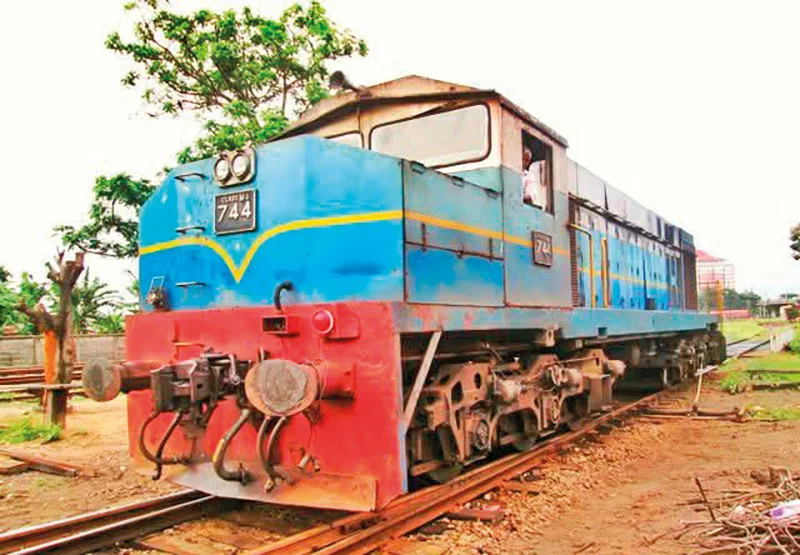 ආසියාවම හෙල්ලූ ලංකාවේ යුරෝපීය දුම්රිය එන්ජින් බලඇණිය