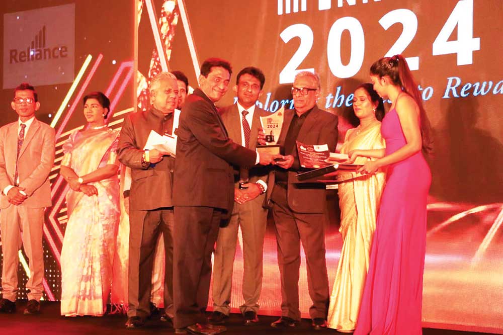 පිනකල් ශ්‍රී ලංකා මහජන සම්මාන උලෙළේදී 'දිවයින'ට සම්මාන පිට සම්මාන