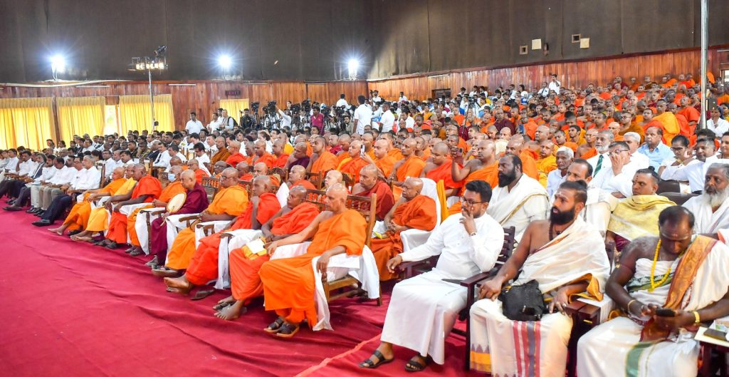 රාජ්‍ය වෙසක් මහෝත්සවය ඇරඹේ 