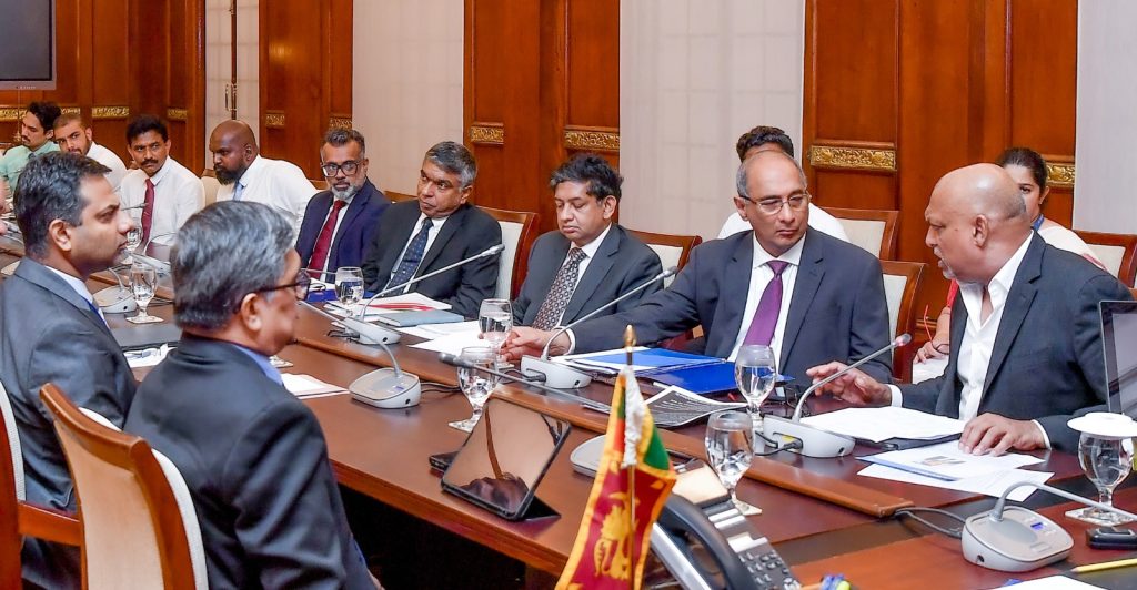 ශ්‍රී ලංකන්    අක්‍රමිකතා සෙවීමට  කමිටුවක්