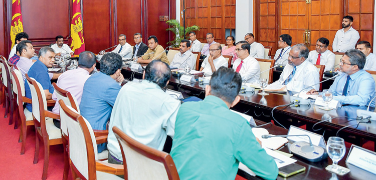 නිෂ්පාදන ආර්ථිකය යළි පණගන්වා ග්‍රාමීය සංවර්ධනයට වහා මැදිහත් වෙන්න