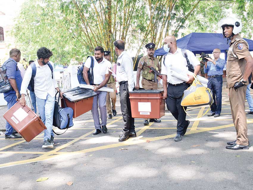පුංචි සභා 339කට සභිකයන් 8287ක් තෝරන සටන අද