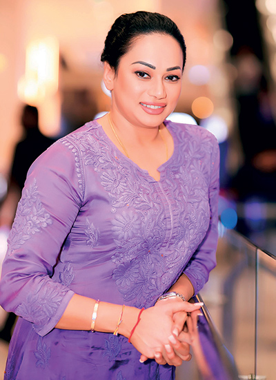 දේවි කුසුමාසන දැවැන්ත සිනමා නිර්මාණයක් - නිෂ්පාදිකා ජානකී විජේරත්න