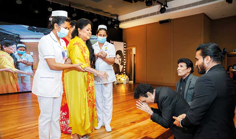 ඔයගොල්ලෝ හැමෝටම මම ආදරෙයි…