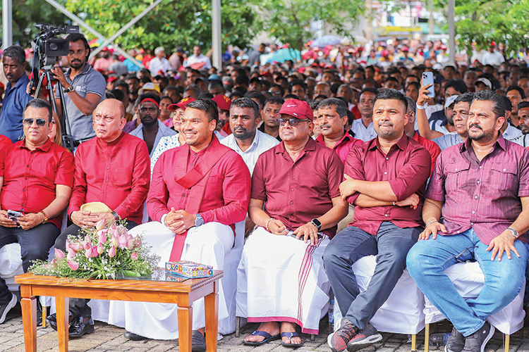 පොහොට්ටුව අලුත් වෙනකොට මාලිමාව බය වෙලා නාමල් රාජපක්‍ෂ