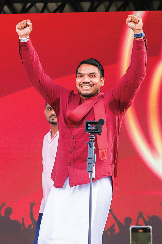 පොහොට්ටුව අලුත් වෙනකොට මාලිමාව බය වෙලා නාමල් රාජපක්‍ෂ