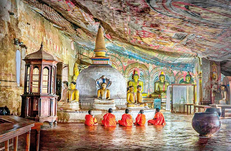 රන් දහසක්…පදක්කම් 3600ක් දිනා ගිනස් පොතේ දොරකඩ සිටින ඡායාරූපකරණයේ මහැදුරා