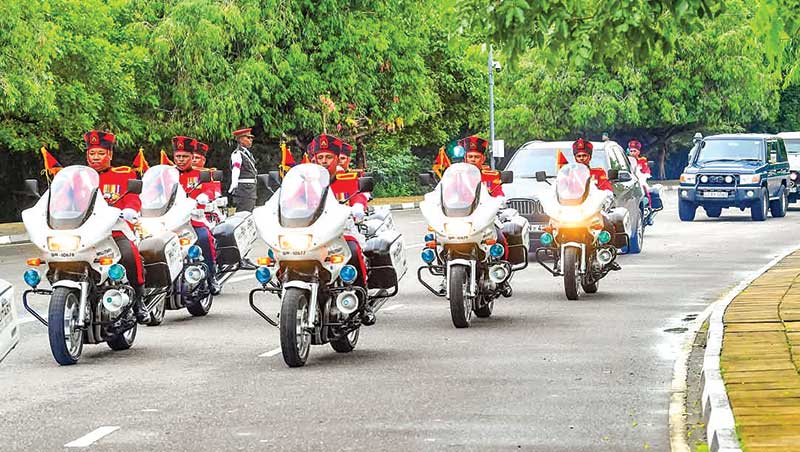 රට වෙනුවෙන් ජීවිතයම කැප කළ රණවිරුවන්ට අප ණයගැතියි - ජනපති රණවිරු සැමරුම් උළෙලේදී කියයි