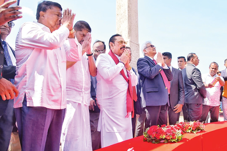 අපි යුද්ධ කළේ මාතෘ භූමියේ සාමය වෙනුවෙන් - 16 වැනි රණවිරු සමරුවට එක්වෙමින් හිටපු ජනපති මහින්ද රාජපක්‍ෂ කියයි