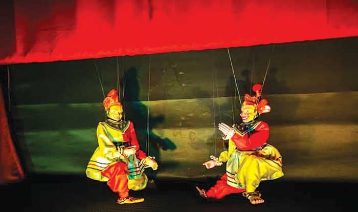 අම්බලන්ගොඩ පරම්පරාව හැරුණු විට ලංකාවේ සිටින අනෙක් එකම රූකඩ විශිෂ්ටයෝ