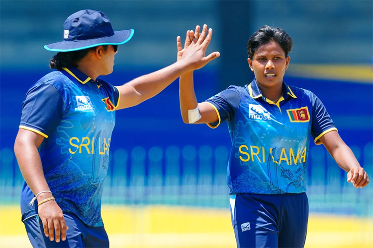 හර්ෂිතාගේ සහ කවිෂාගේ ඉවසිලිවන්ත ඉනිමෙන් ශ්‍රී ලංකාව පළමු ජය ලබයි