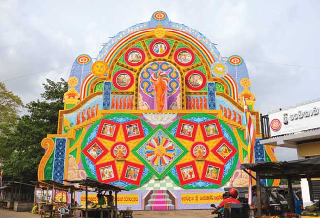 කොළඹ සහ අවට තොරණ 25ක්