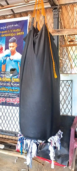 ලංකාවම උස්සලා තිබ්බ සීලරතනේ බොක්සිං...බණ මඩුවක නතර වී රටට කීර්තිය ගෙනෙන දරුවෝ
